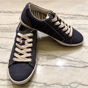 Taos Blue Star Sneakers Lace Up Flats Size 9 EU 40